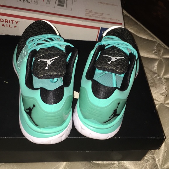 Jordan trainers - Picture 3 of 5